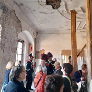 Zwiedzanie poszczególnych pomieszczeń Pałacu w Strudze