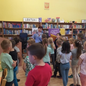 Agnieszka Okarmus z Oddziału Dziecięcego Miejskiej Biblioteki Publicznej w Świebodzicach opowiada o akcji czytelniczej "Mała książka, wielki człowiek"