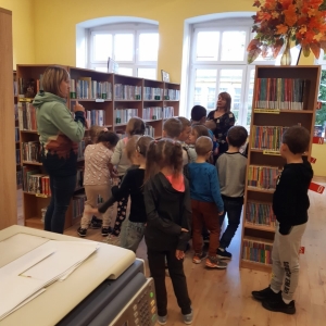 Zapoznanie dzieci z rozmieszczeniem księgozbioru w bibliotece